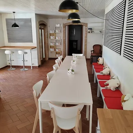 Pecora Nera Апарт-отель Монтоне