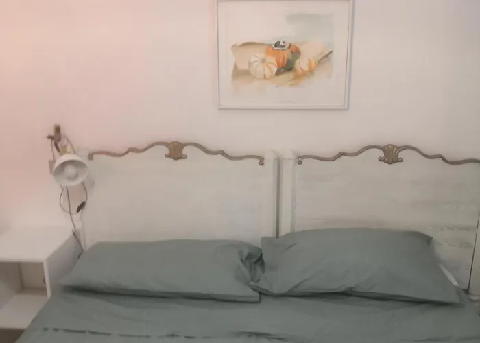 Pecora Nera アパートホテル Montone