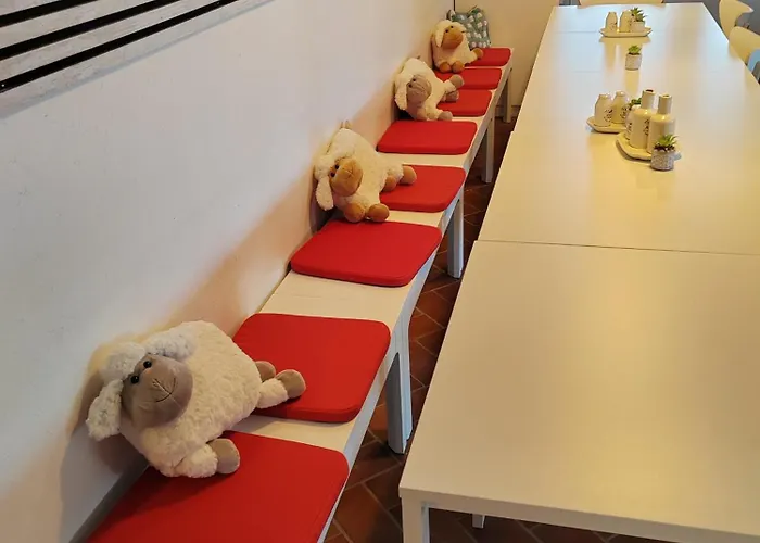 アパートホテル Pecora Nera Montone